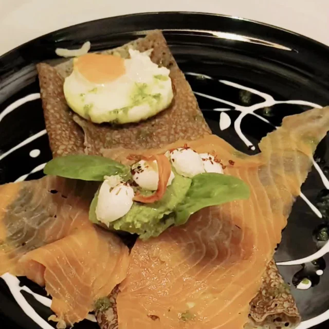 Salmón ahumado 100% sin gluten#celicidad_singlu #girona #barcelona #foodie #palamos #foodlovers #santfeliudeguixols #galettes #comer #crepes #restaurante #costabrava #playadearo